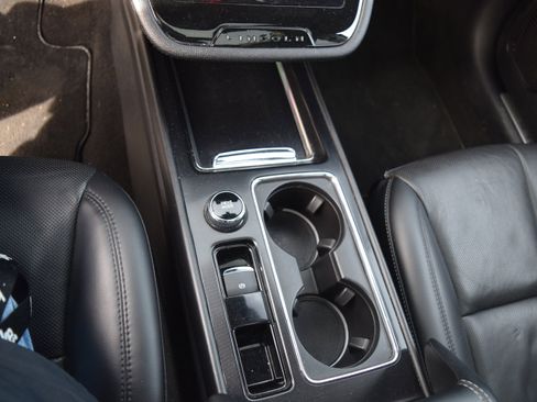 Used 2022 Lincoln Corsair Reserve w/ Equipment Group 201A image 17