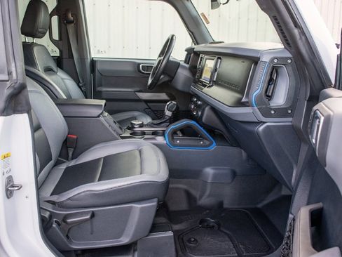 Used 2022 Ford Bronco Black Diamond image 39