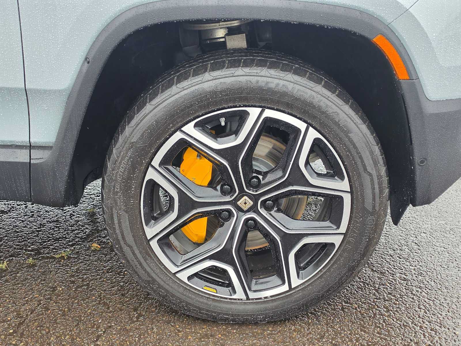 Used 2023 Rivian R1S Adventure Quad AWD/4WD image 9