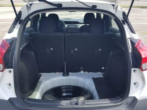 Used 2020 Nissan Kicks S FWD image 22