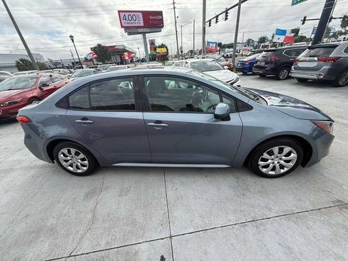 Used 2020 Toyota Corolla LE image 2