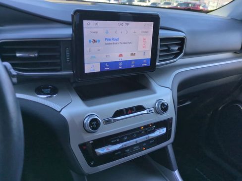 Used 2022 Ford Explorer XLT w/ Equipment Group 202A image 27