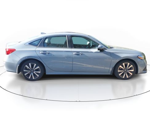 Used 2023 Honda Civic EX image 3