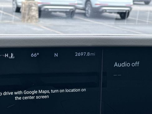 Used 2025 Lincoln Nautilus Reserve image 16