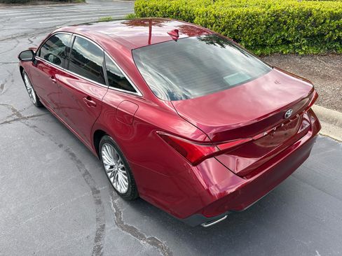 Used 2019 Toyota Avalon Limited w/ Advanced Safety Package FWD image 10