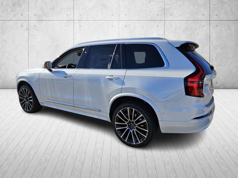 New 2026 Volvo XC90 B6 Plus w/ Protection Package Premier image 5