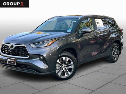 Certified 2025 Toyota Highlander XLE