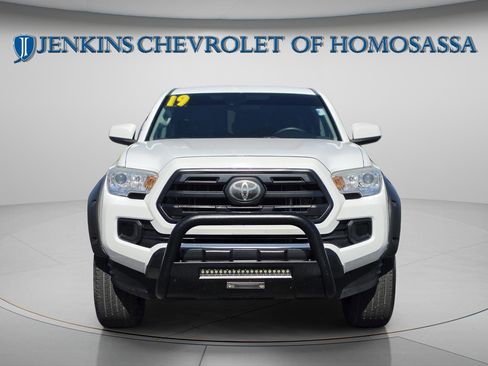 Used 2019 Toyota Tacoma SR w/ SR Convenience Package RWD image 11