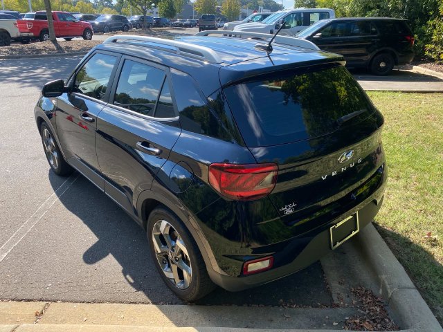 Used 2024 Hyundai Venue SEL FWD image 29