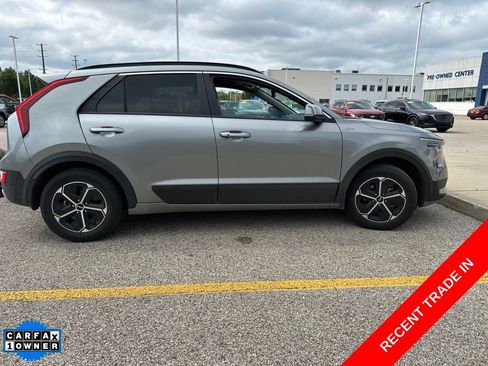 Used 2023 Kia Niro EX FWD image 5