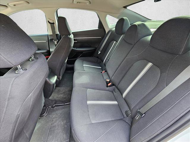 Used 2023 Hyundai Sonata SE w/ Preferred Accessory Package FWD image 14