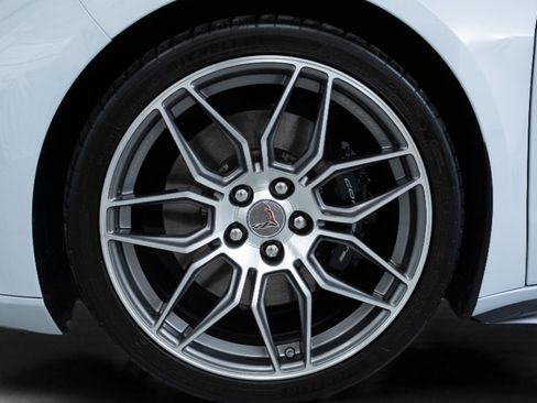 Used 2024 Chevrolet Corvette Z06 RWD image 9