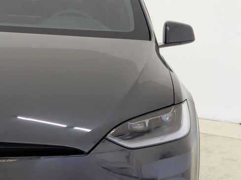 Used 2025 Tesla Model X image 11