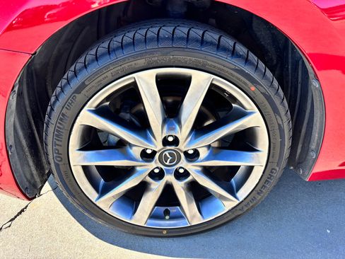 Used 2018 MAZDA MAZDA3 Touring image 11