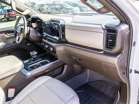 Used 2024 GMC Sierra 1500 SLT w/ SLT Convenience Package image 15