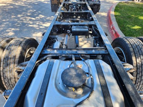 New 2025 Chevrolet Low Cab Forward 5500XG image 32