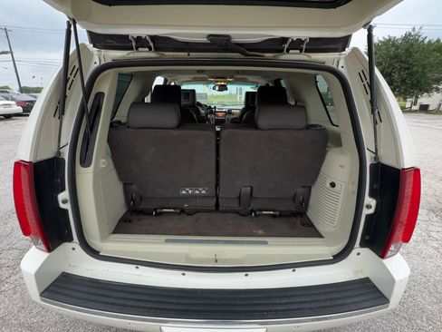 Used 2014 Cadillac Escalade Platinum RWD image 29