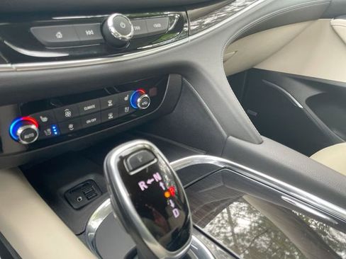 Used 2020 Buick Enclave Premium FWD image 23