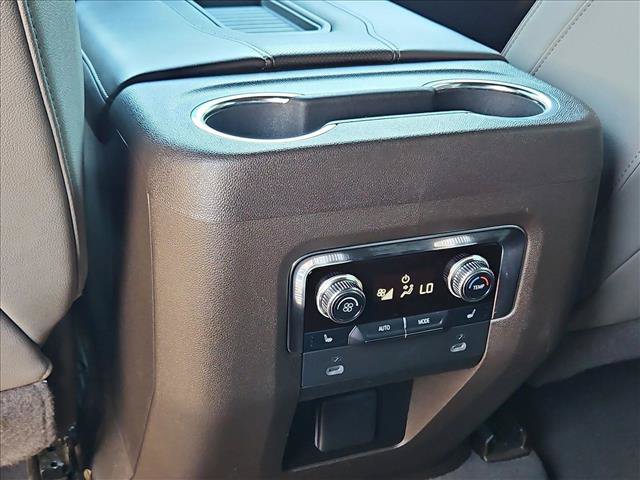 Used 2022 GMC Yukon SLT w/ SLT Premium Package AWD/4WD image 24