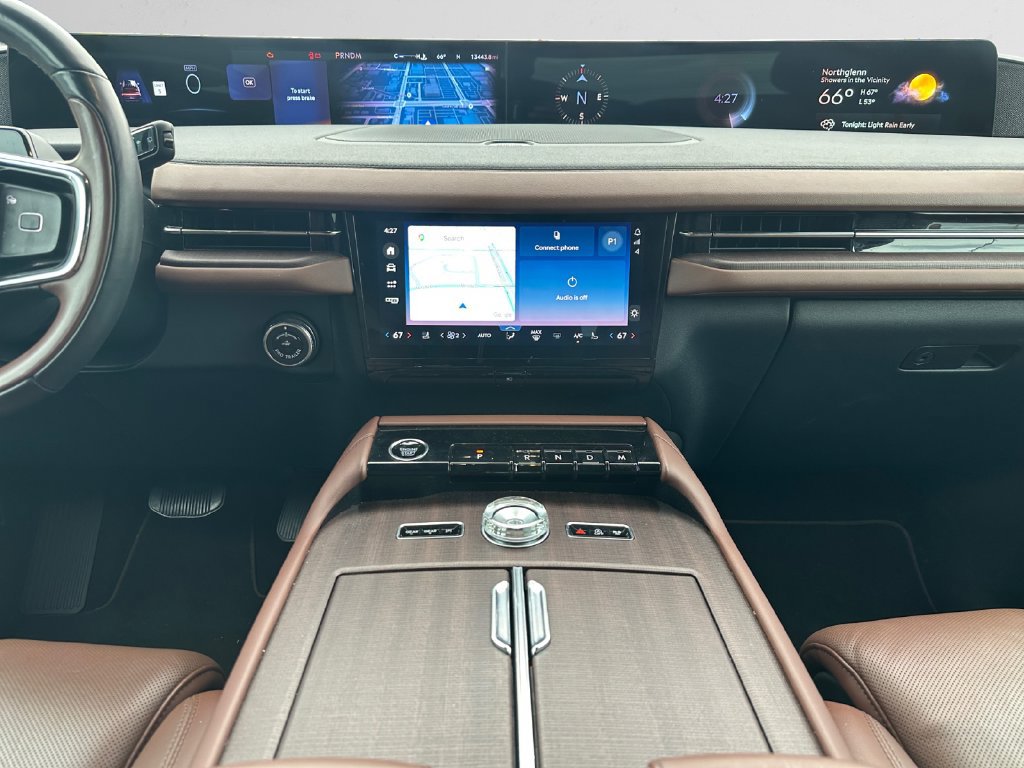 Used 2025 Lincoln Navigator Reserve AWD/4WD image 17