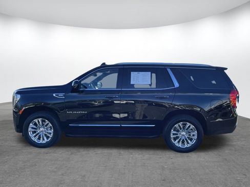 Used 2024 GMC Yukon SLT w/ SLT Luxury Package image 8