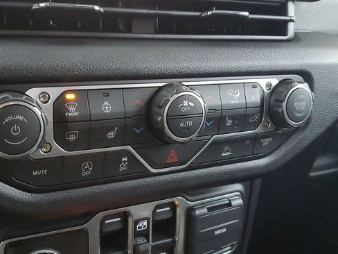 New 2025 Jeep Gladiator Sport AWD/4WD image 26
