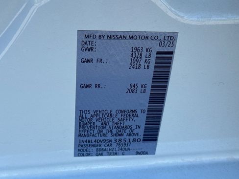 Used 2025 Nissan Altima 2.5 SV FWD image 29