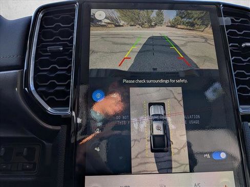 New 2025 Ford Ranger Lariat w/ FX4 Off-Road Package image 13