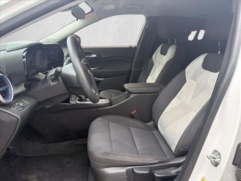 Used 2024 Chevrolet Trax LS FWD image 5