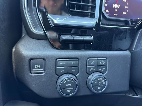 New 2026 Chevrolet Silverado 1500 High Country AWD/4WD image 25