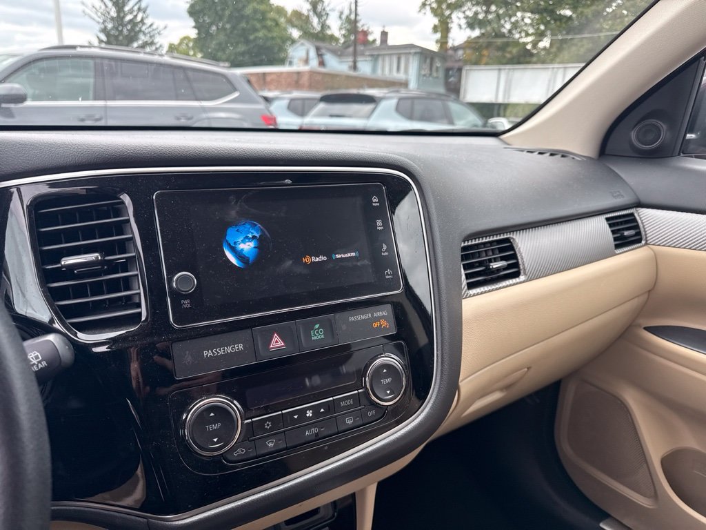 Used 2018 Mitsubishi Outlander SE AWD/4WD image 9