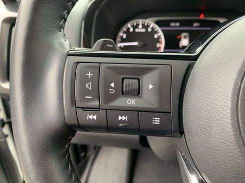 Used 2024 Nissan Pathfinder SL image 26