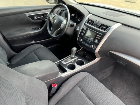 Used 2014 Nissan Altima 2.5 SV w/ Convenience Package FWD image 12