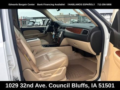 Used 2007 Chevrolet Suburban LT w/ LT Preferred Equipment Group AWD/4WD image 10