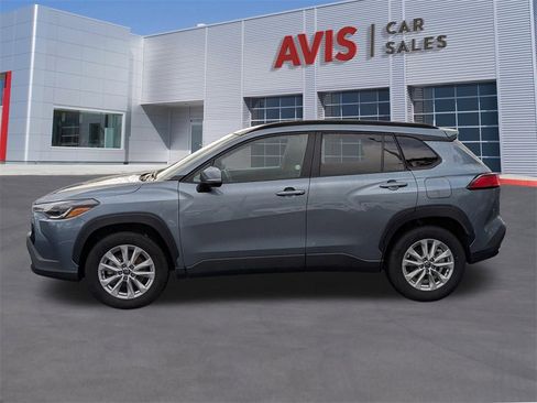 Used 2024 Toyota Corolla Cross LE image 2