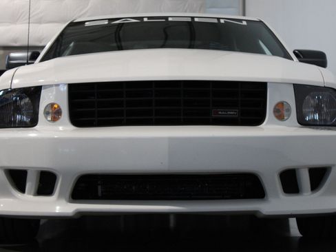 Used 2005 Ford Mustang GT RWD image 32