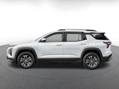Used 2025 Chevrolet Equinox LT FWD image 3