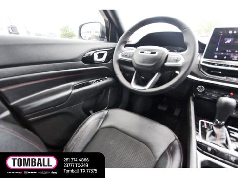 Used 2024 Jeep Compass Trailhawk AWD/4WD image 9