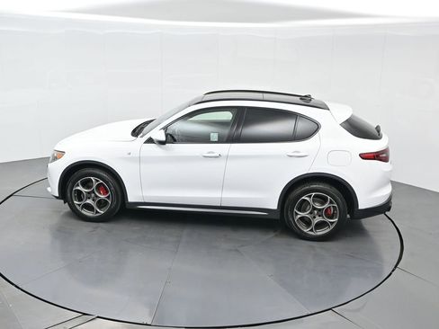 Used 2022 Alfa Romeo Stelvio Ti image 56