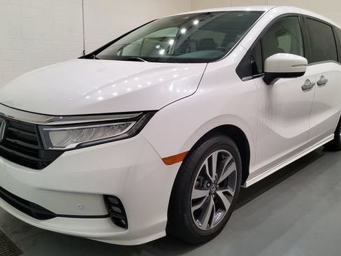 Used 2023 Honda Odyssey Touring image 3