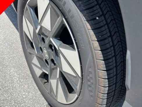 Used 2025 Hyundai Kona SEL FWD image 7