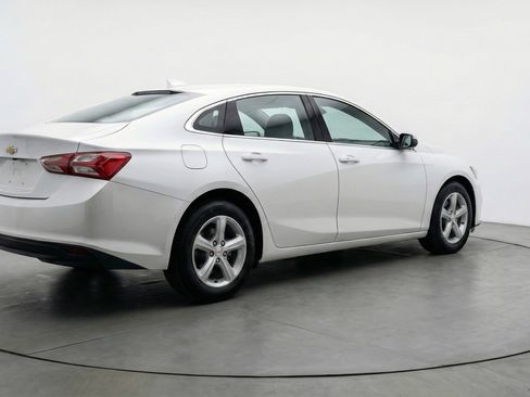 Used 2024 Chevrolet Malibu LT image 9