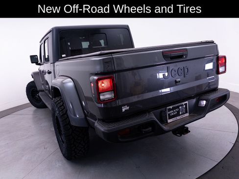 Used 2021 Jeep Gladiator Sport AWD/4WD image 5