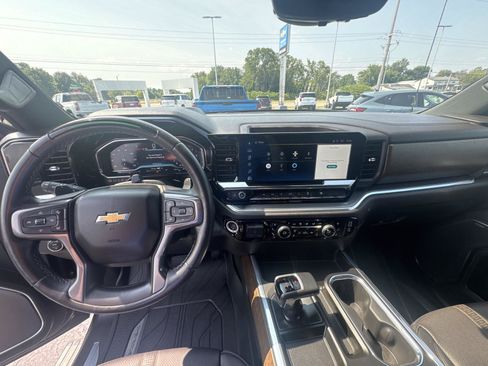 Used 2025 Chevrolet Silverado 1500 High Country AWD/4WD image 20