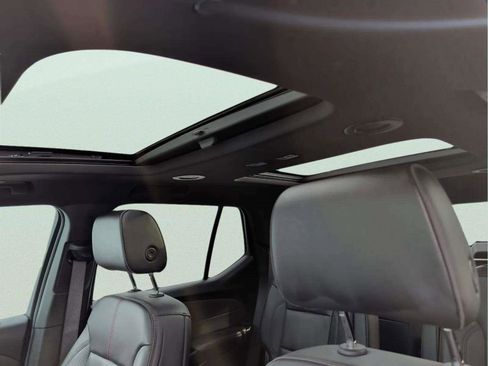 Used 2023 Chevrolet Traverse RS w/ LPO, Floor Liner Package image 10