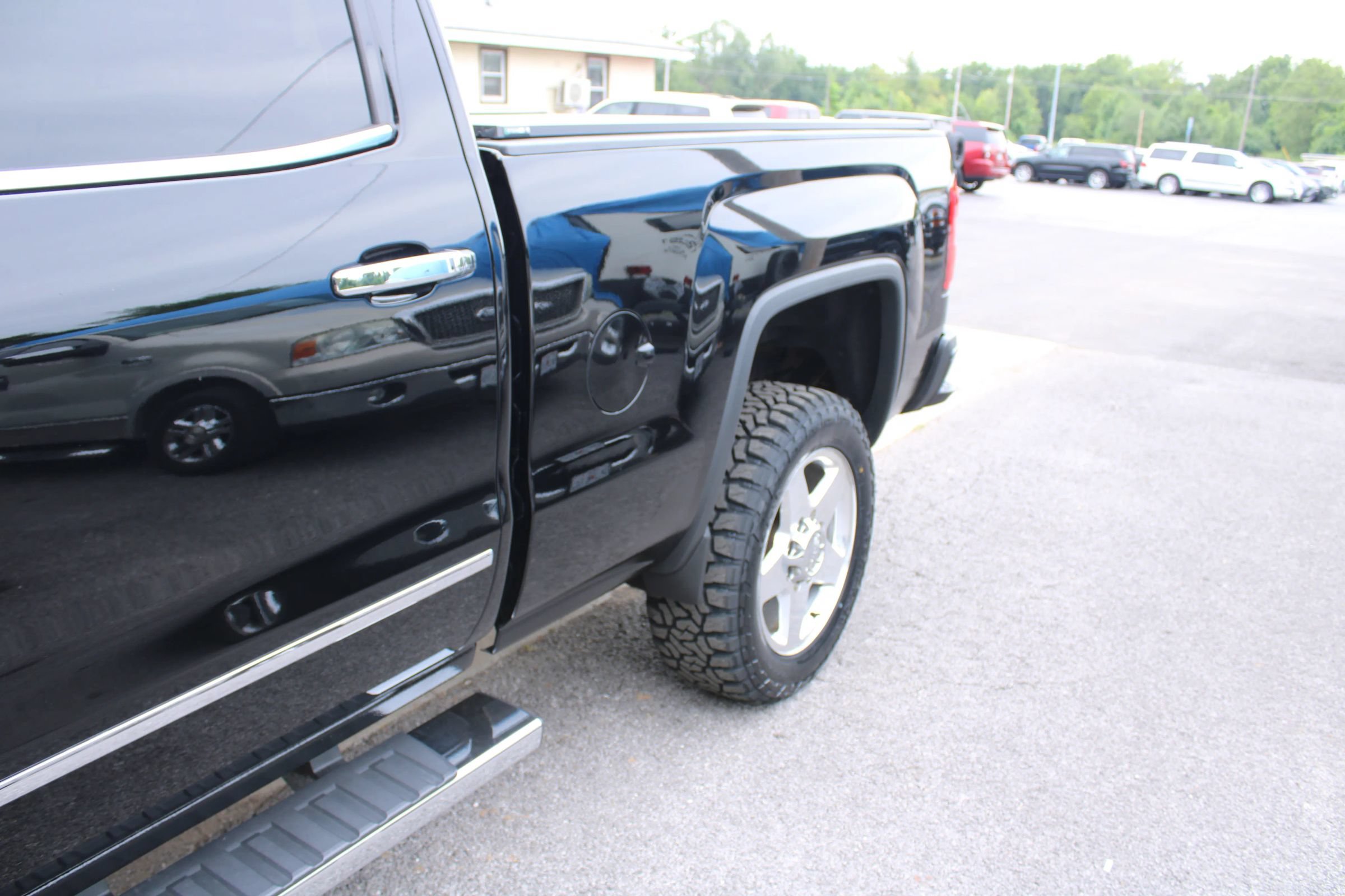 Used 2015 GMC Sierra 2500 Denali w/ Duramax Plus Package AWD/4WD image 4
