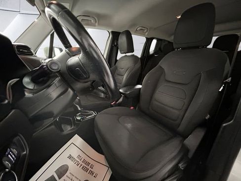 Used 2017 Jeep Renegade Altitude image 8