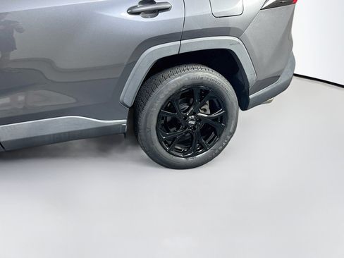 Used 2021 Toyota RAV4 LE w/ Carpet Mat Package (TMS) AWD/4WD image 28