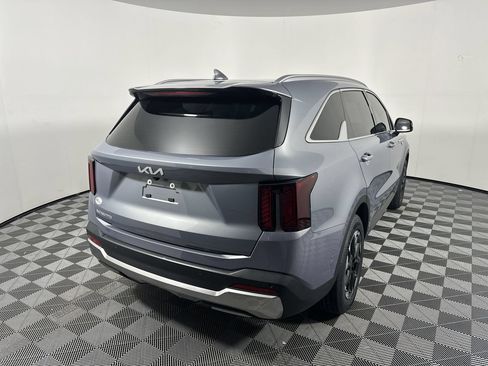 Certified 2025 Kia Sorento S w/ Panoramic Sunroof Package FWD image 3
