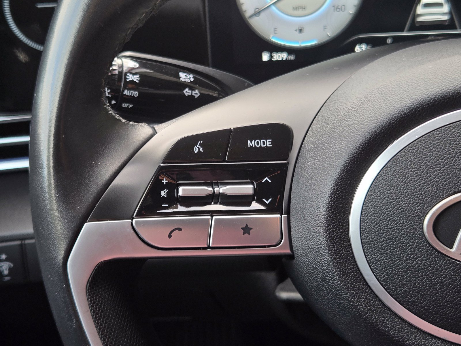 Used 2024 Hyundai Elantra Limited FWD image 21